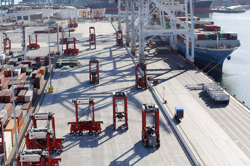 В порту Лос-Анджелеса роботы уже вытеснили рабочих-людей
