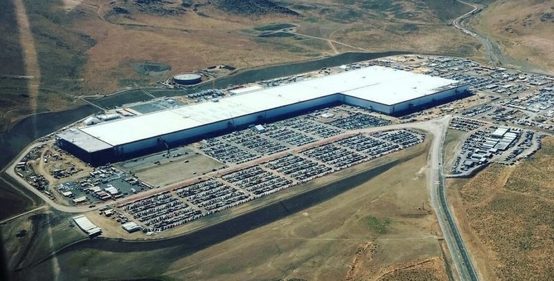Началось строительство крупнейшей в мире крышной СЭС на Гигафабрике Tesla
