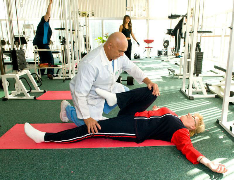 Упражнения, которые помогут при болях в тазобедренных суставах 