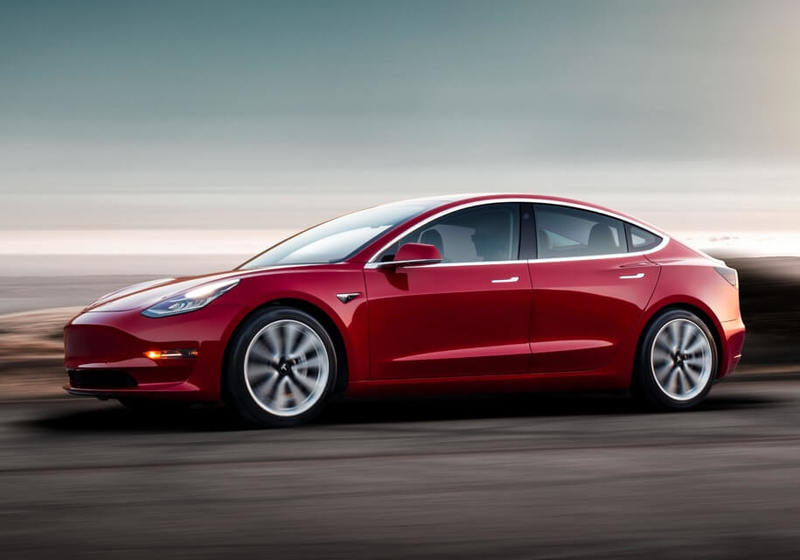 Tesla Model 3 стал самым популярным электрокаром в США
