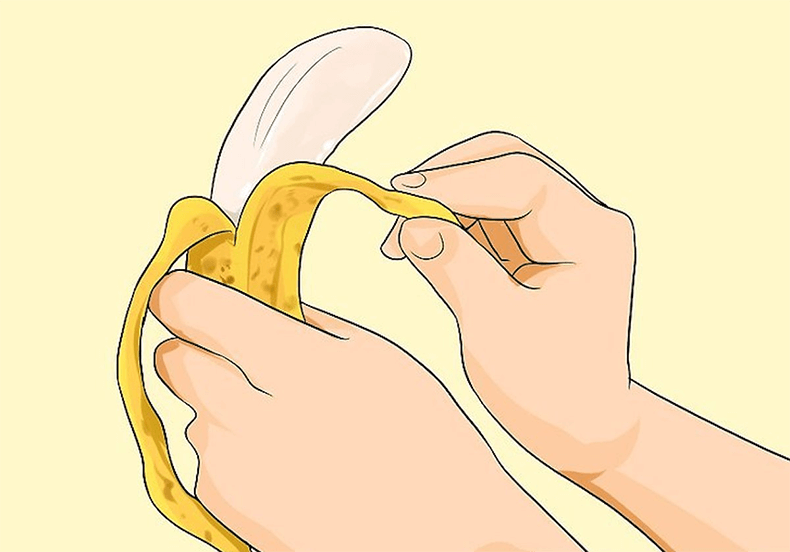 Снятое кожура. Кожура банана в руке. Раскраска кожура банана. Шкурка от банана раскраска. Почищенный банан.