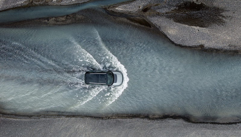 Компания Land Rover начинает создание автомобилей-роботов