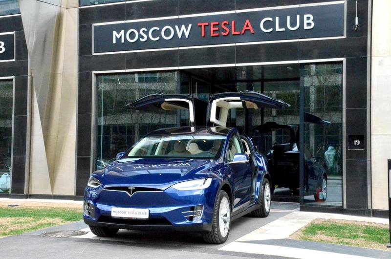 В Москве появился сервис аренды электромобилей Tesla