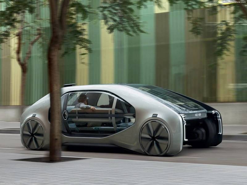 «Renault из будущего» сфотографировали на улице Варшавы