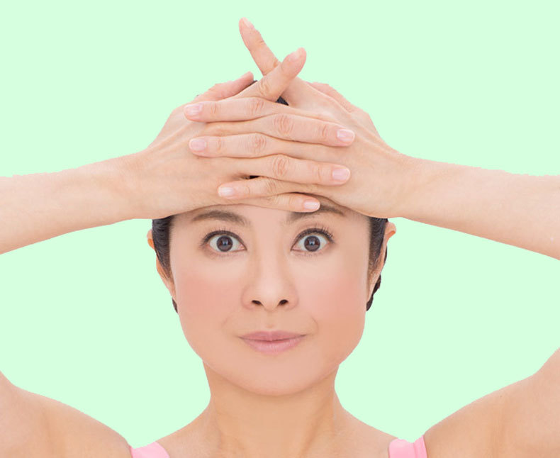 8 упражнений, которые разгладят и подтянут кожу лица