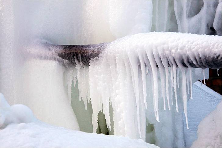 Разморозка труб под землей: лучшие способы устранения ледяной пробки
