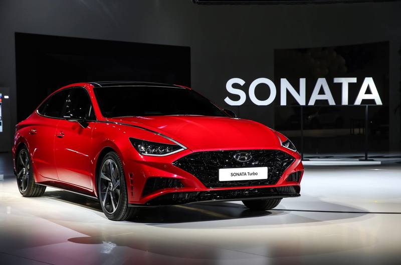 Новый седан Hyundai Sonata: турбоверсия и гибрид с солнечной батареей