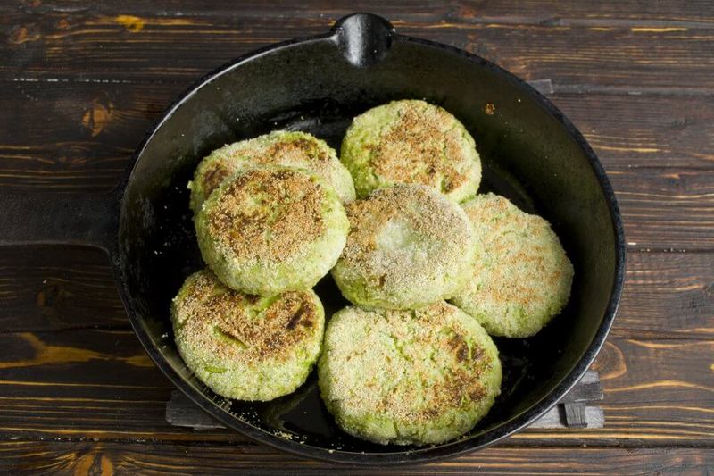 4 рецепта из брокколи для тех, кто не любит капусту