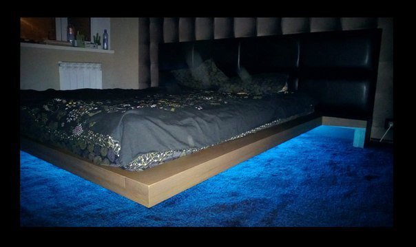 Парящая кровать без видимых ножек