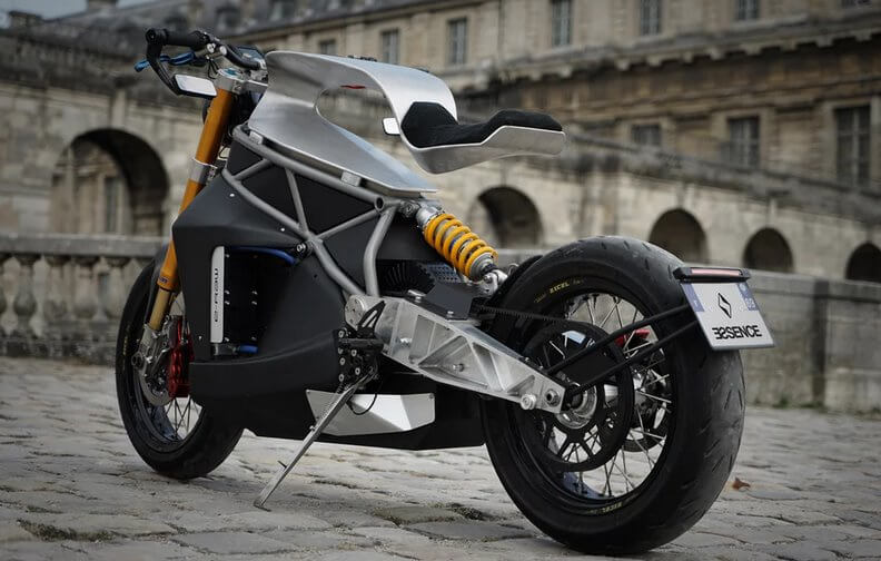 Электрический стритфайтер E-Raw - новый мотоцикл-монстр от французской Essence