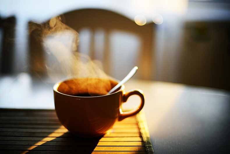Что происходит с организмом, если пить кофе натощак утром 