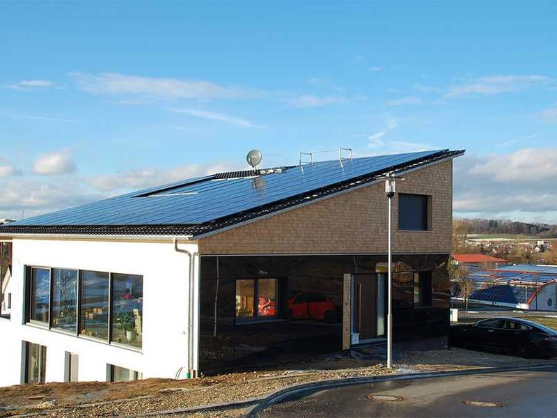 Солнечная электростанция и водород обеспечивают 100% автономию жилого дома