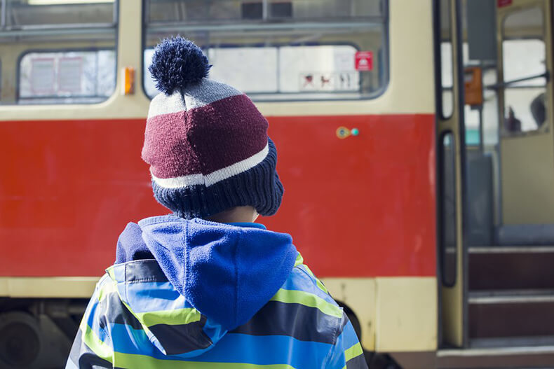 Если ваш ребенок ездит на общественном транспорте самостоятельно: 9 рекомендаций 