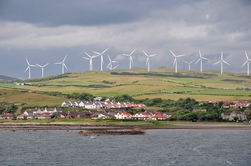 Шотландия выработала вдвое больше энергии ветра, чем ей необходимо