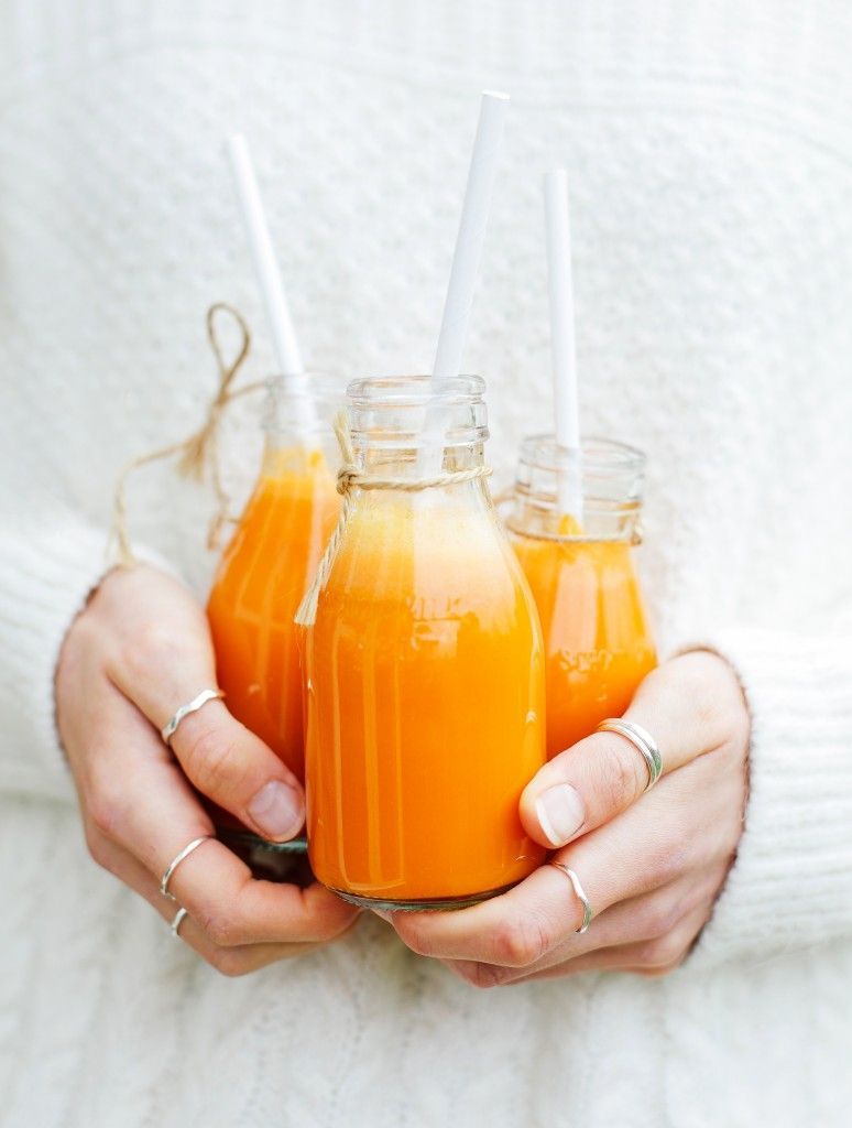 Противовоспалительный морковный сок с корицей и имбирем 