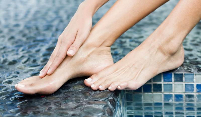 Горят стопы: Причины синдрома жжения ног