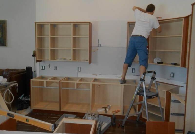 Самые частые проблемы при установке встроенной мебели