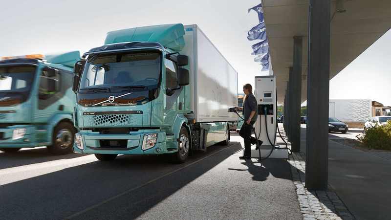 Volvo Trucks начинает продажи электромобилей