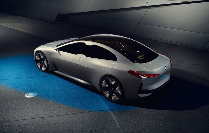 BMW i4 как конкурент Tesla Model 3