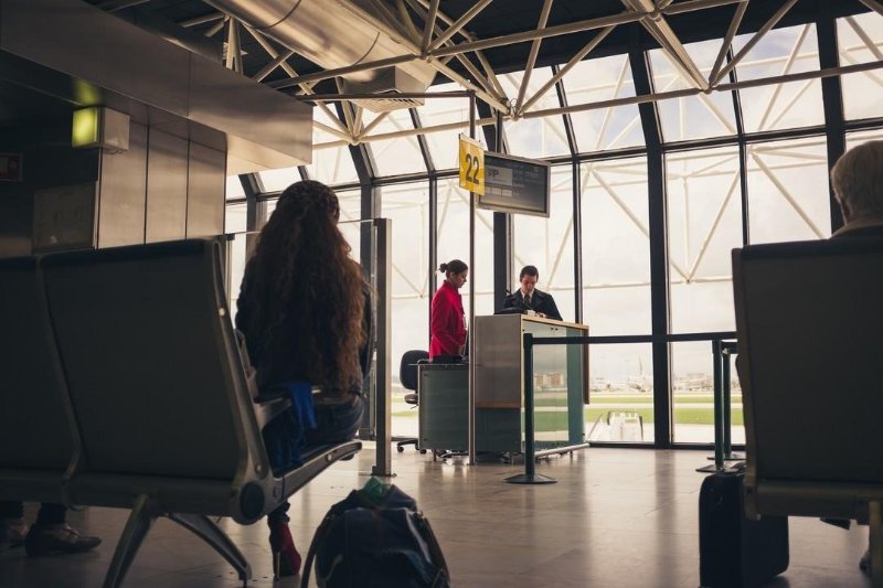 Как аэропорты манипулируют вами: 10 секретных способов