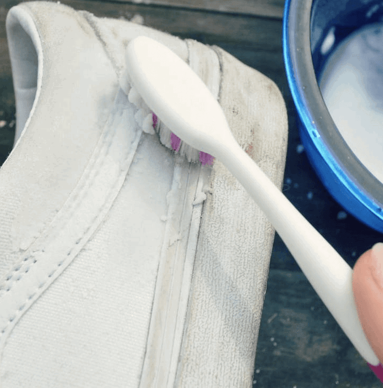 Как правильно стирать кроссовки? 
