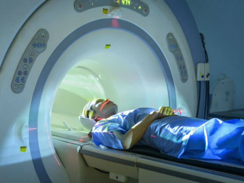 Накопление тяжелых металлов при МРТ: Что скрывают радиологи?