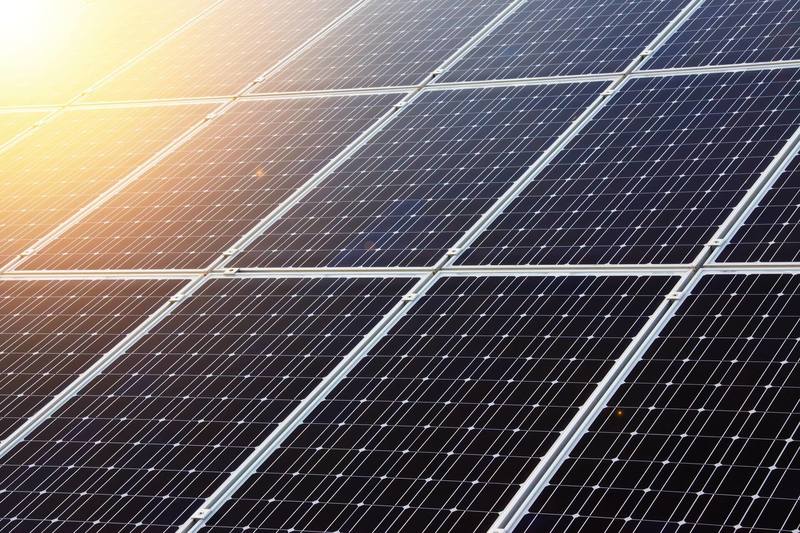 Более дешевые солнечные батареи должны быть тоньше