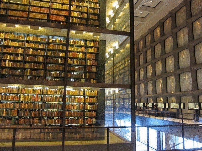 Бейнеке - библиотека редких книг и манускриптов