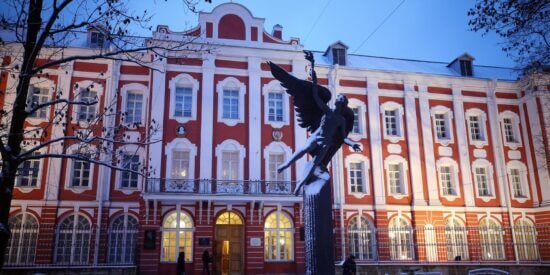 Аккумулятор нового типа, который заряжается в десять раз быстрее, чем литий-ионный