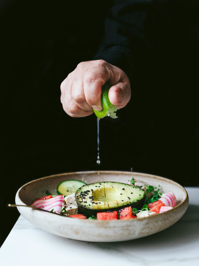 Восхитительные салаты из авокадо: 21 рецепт для гурманов