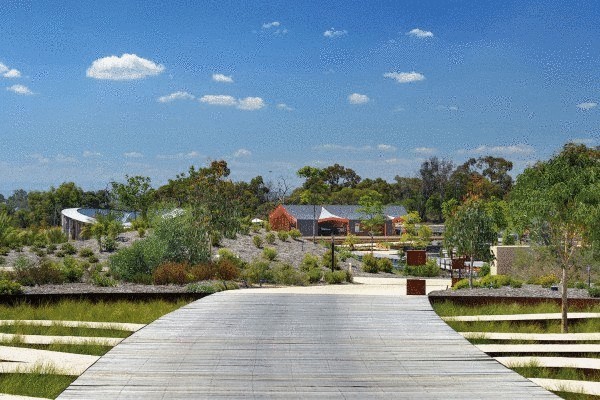Беседки и домики для посетителей в ботаническом саду Кренбурна